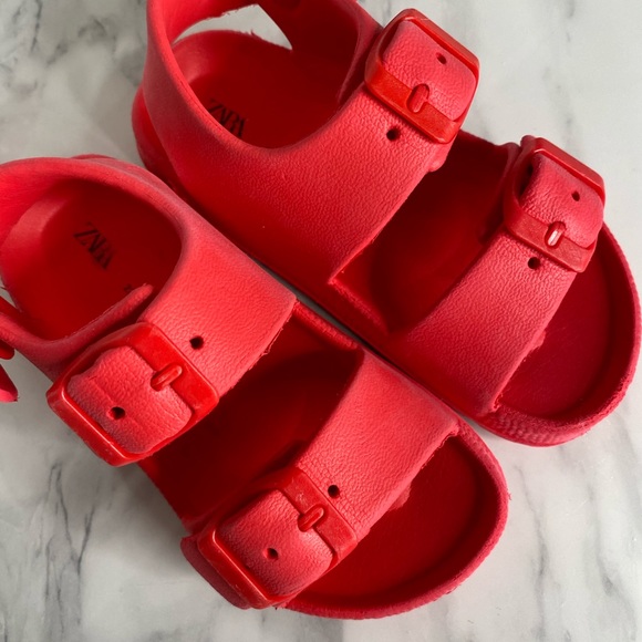 Zara Unisex Sandal - Picture 2 of 3